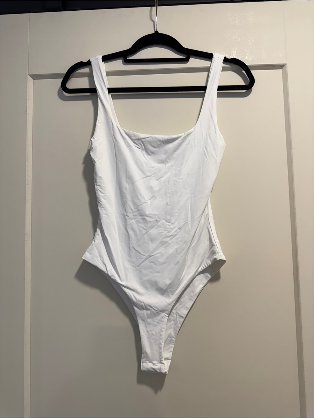 SHEIN White Scoop Neck Sleeveless Bodysuit